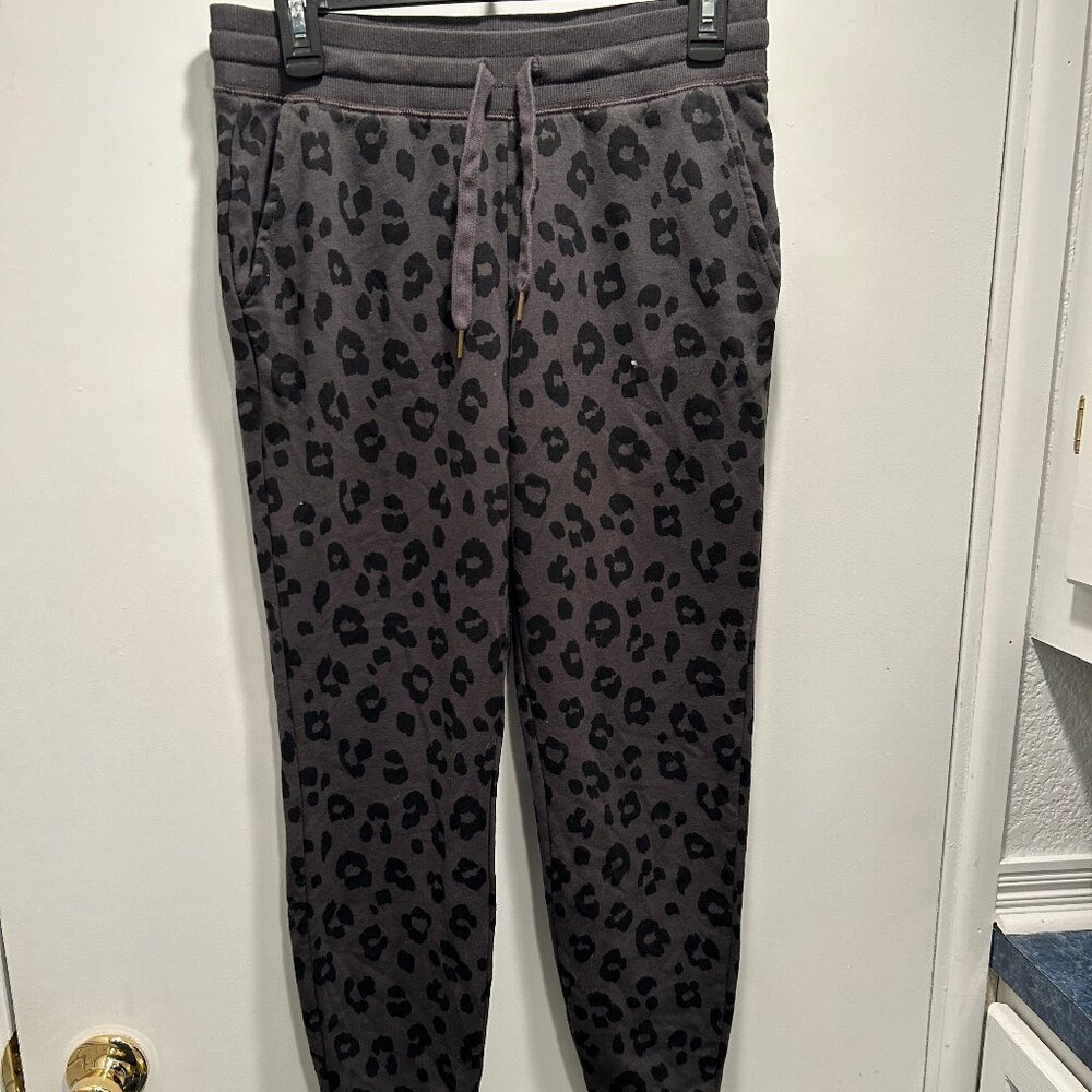 Old Navy cheetah black print sweatpants